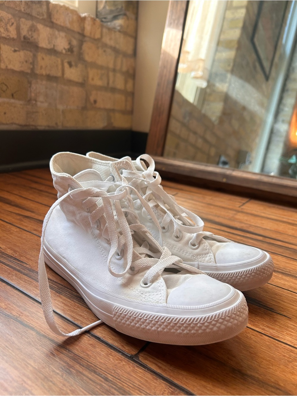 Converse All Stars All White High-Top Sneakers Size 8 - Picture 2 of 9